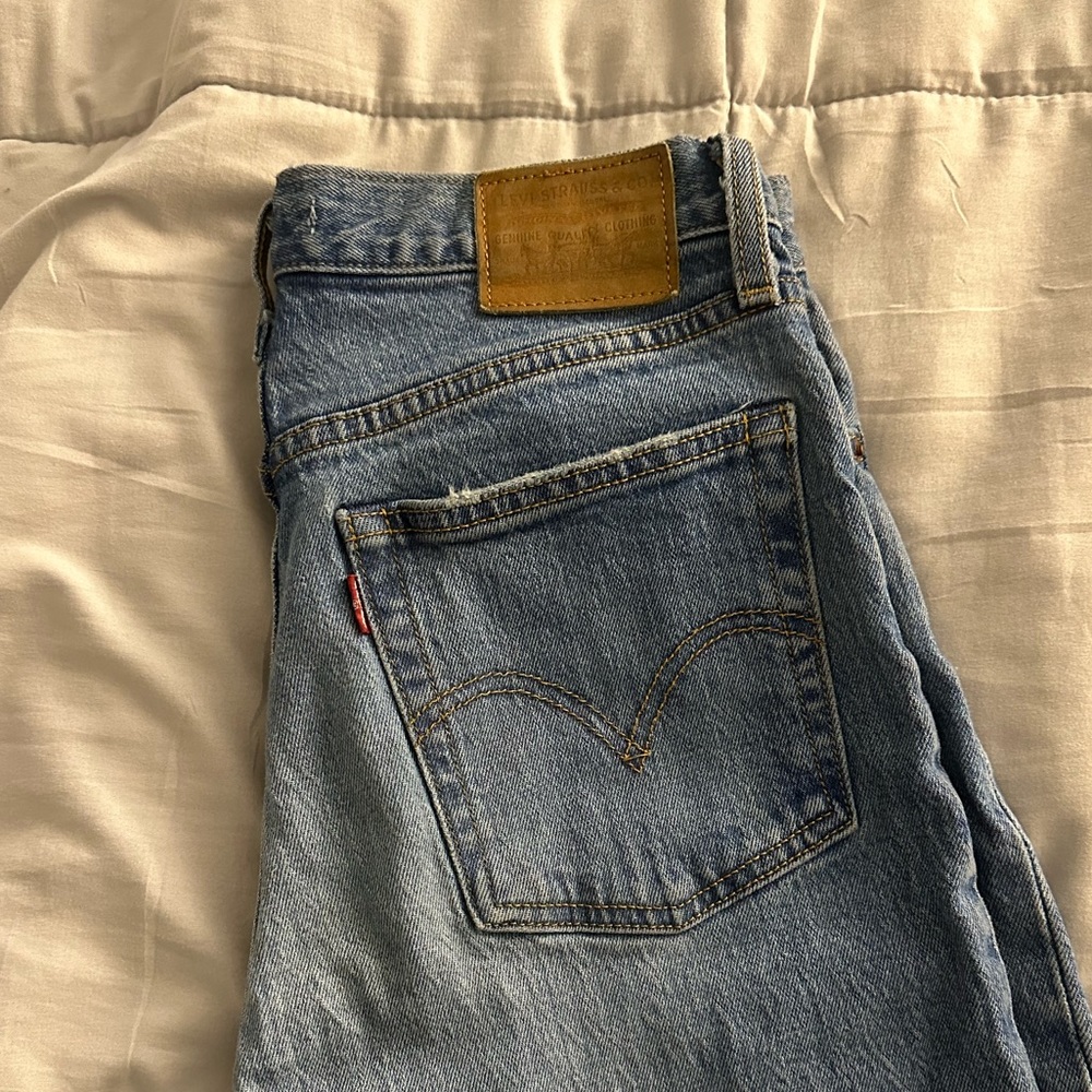Wedgie Fit Levi Jeans